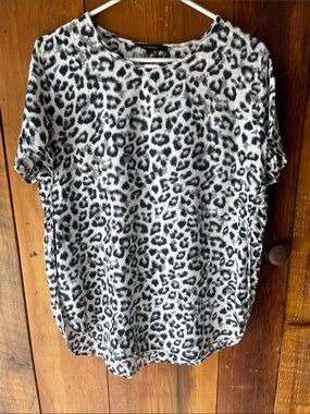 Olivaceous Black and White Leopard Short Sleeve Tee